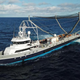 Imagen para el artículo titulado SpaceX intentó atrapar una parte del cohete Falcon 9 usando una red montada en un barco (pero falló)